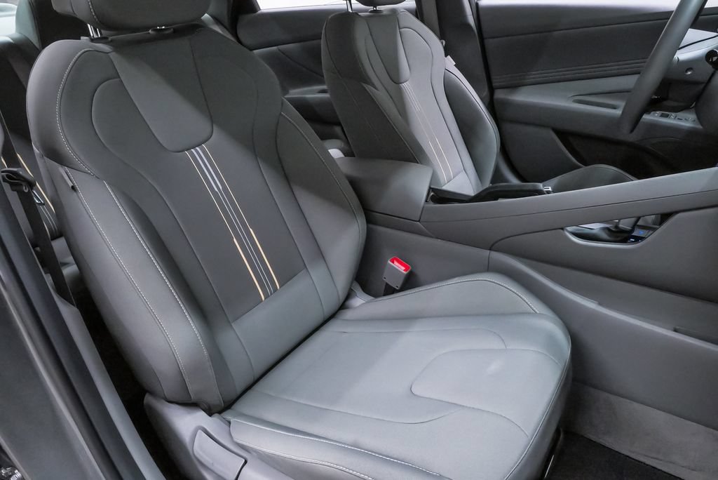 Certified 2026 Hyundai Elantra Sport FWD image 14