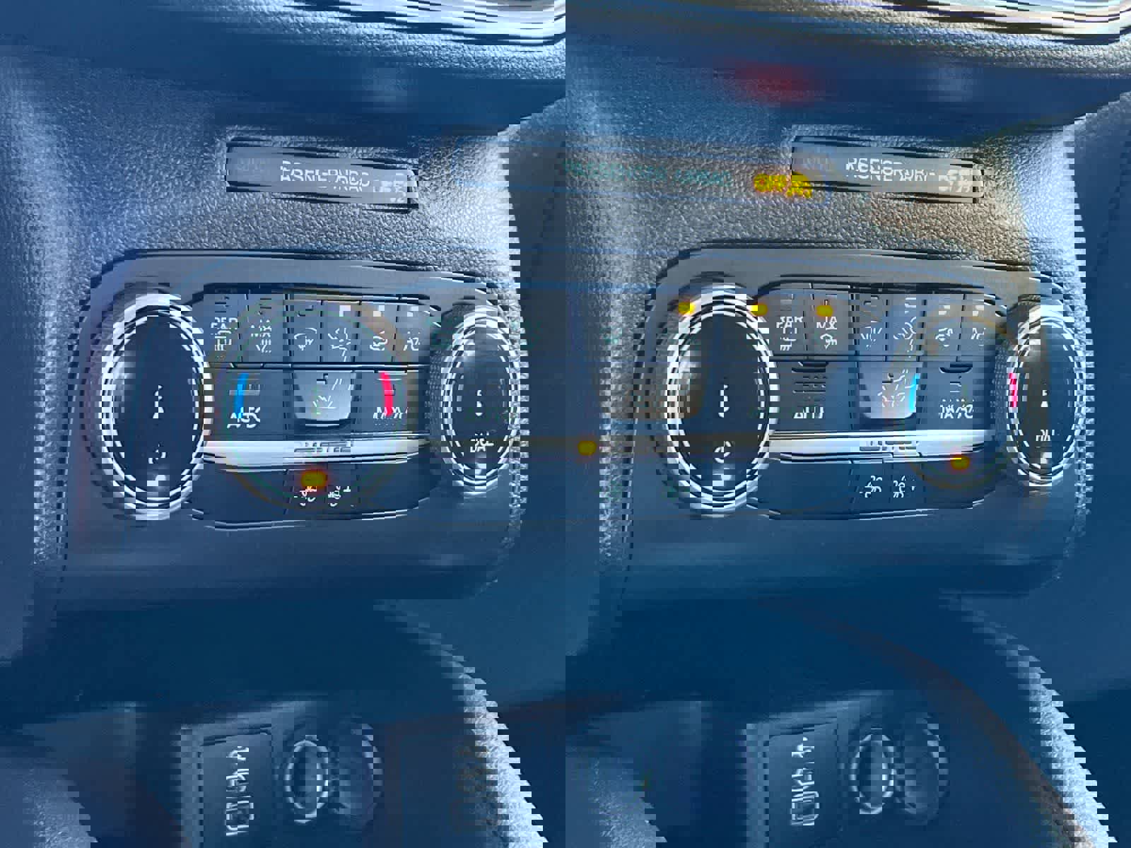 Used 2025 Ford Escape Active image 21