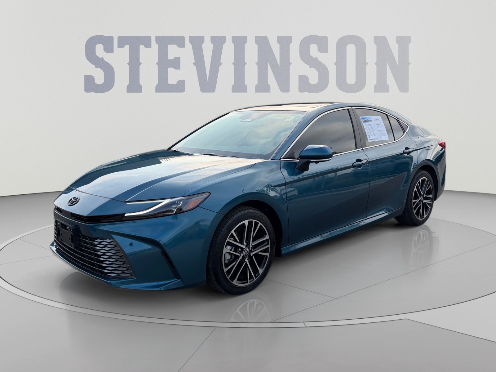 Used 2025 Toyota Camry XLE w/ Premium Plus Package AWD/4WD image 1