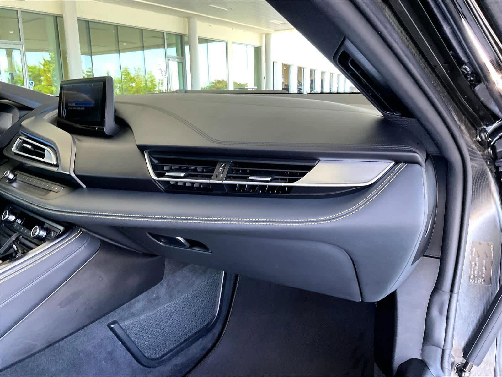 Used 2017 BMW i8 AWD/4WD image 18