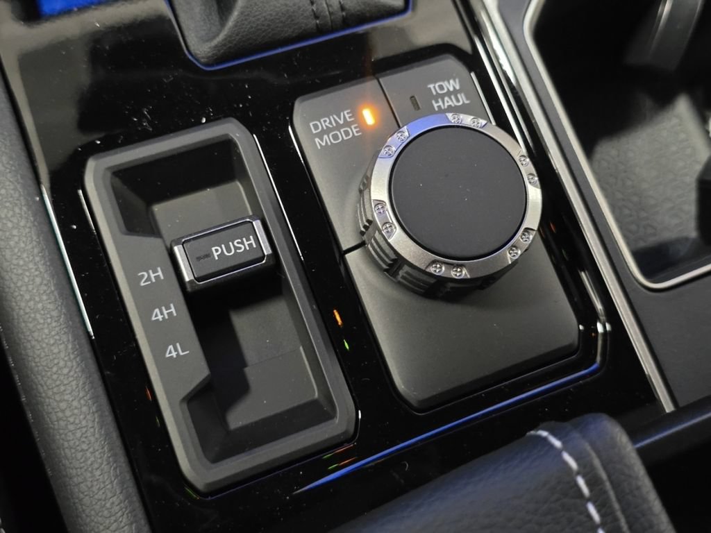 New 2026 Toyota Tundra Limited AWD/4WD image 7