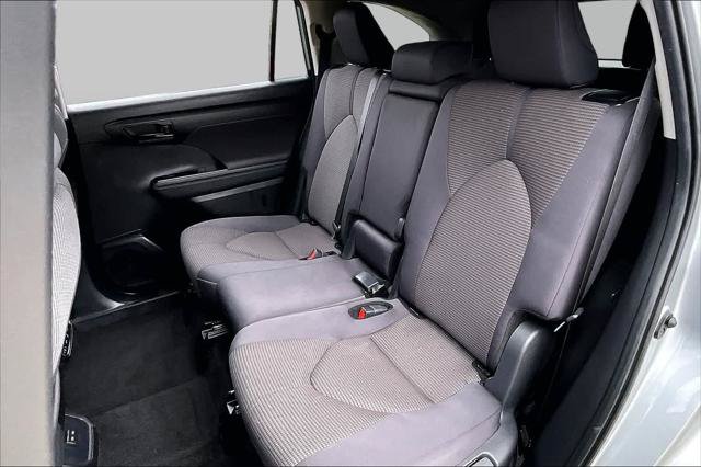 Certified 2024 Toyota Highlander LE FWD image 19
