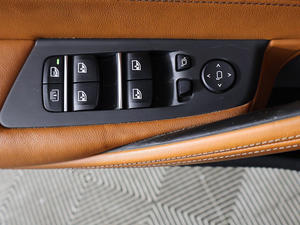 Used 2021 BMW M5 image 40