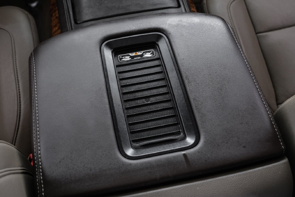 Used 2018 Chevrolet Tahoe Premier RWD image 32