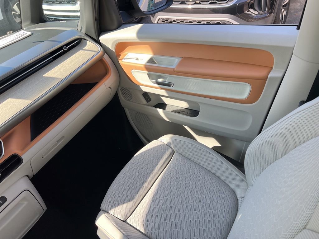 New 2025 Volkswagen ID. Buzz Pro S Plus image 26