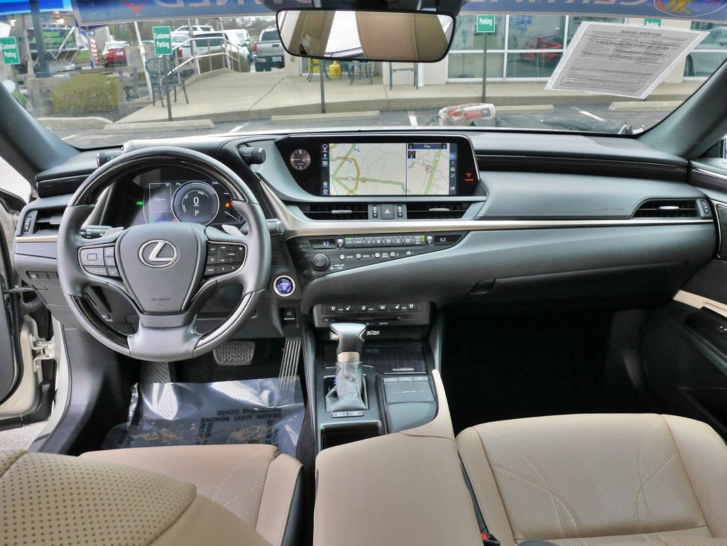 Used 2019 Lexus ES 300h w/ Accessory Package 2 image 20