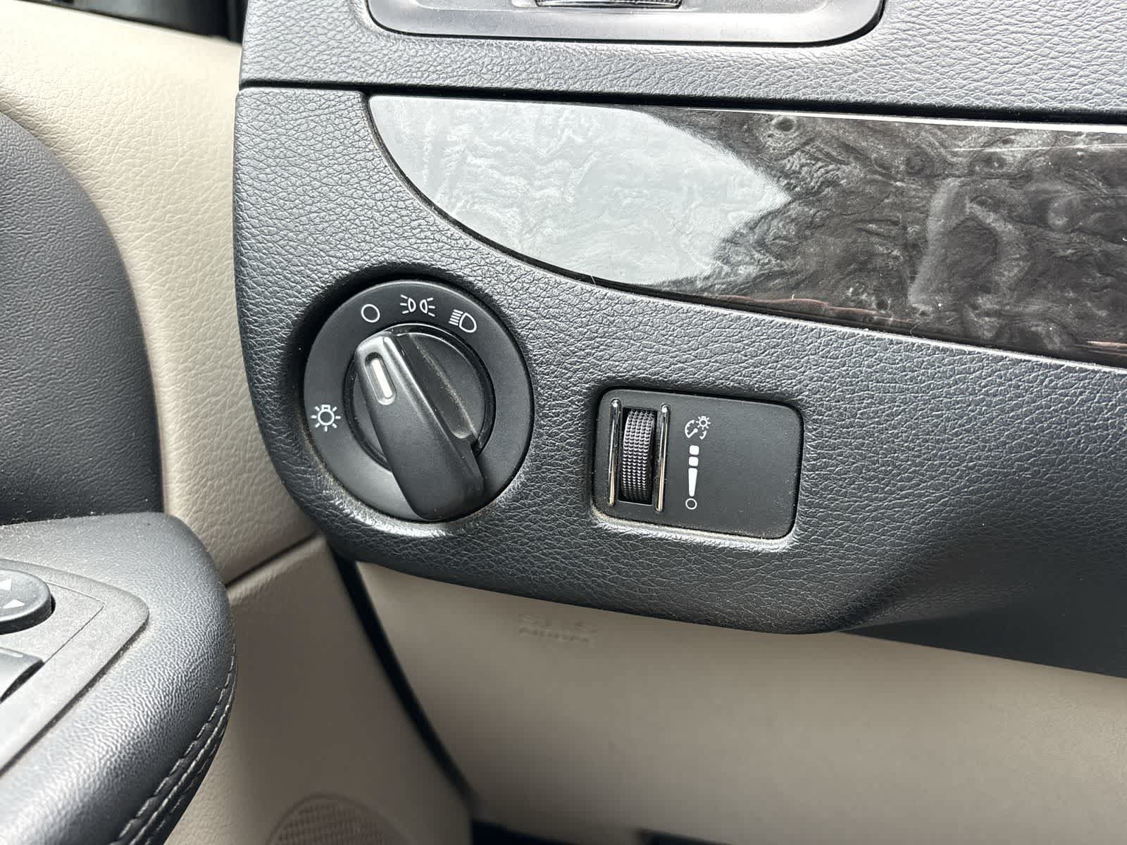 Used 2014 Dodge Grand Caravan SXT FWD image 16