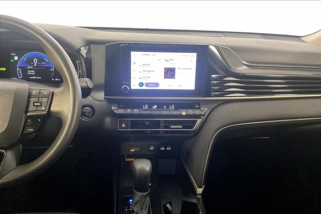 Used 2025 Toyota Camry LE FWD image 8