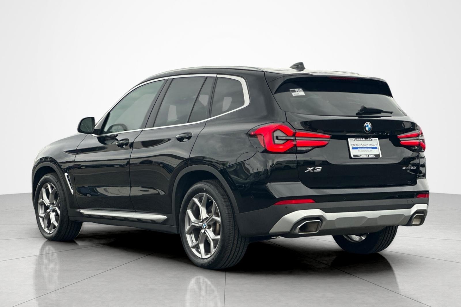 Used 2023 BMW X3 sDrive30i w/ Premium Package RWD image 3