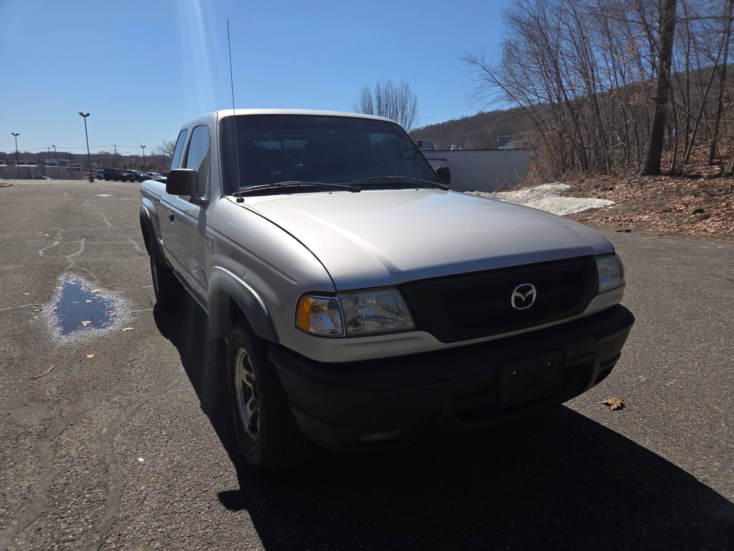 Used 2004 MAZDA B-Series Pickup 4x4 Cab Plus B4000 w/ Convenience Pkg image 5