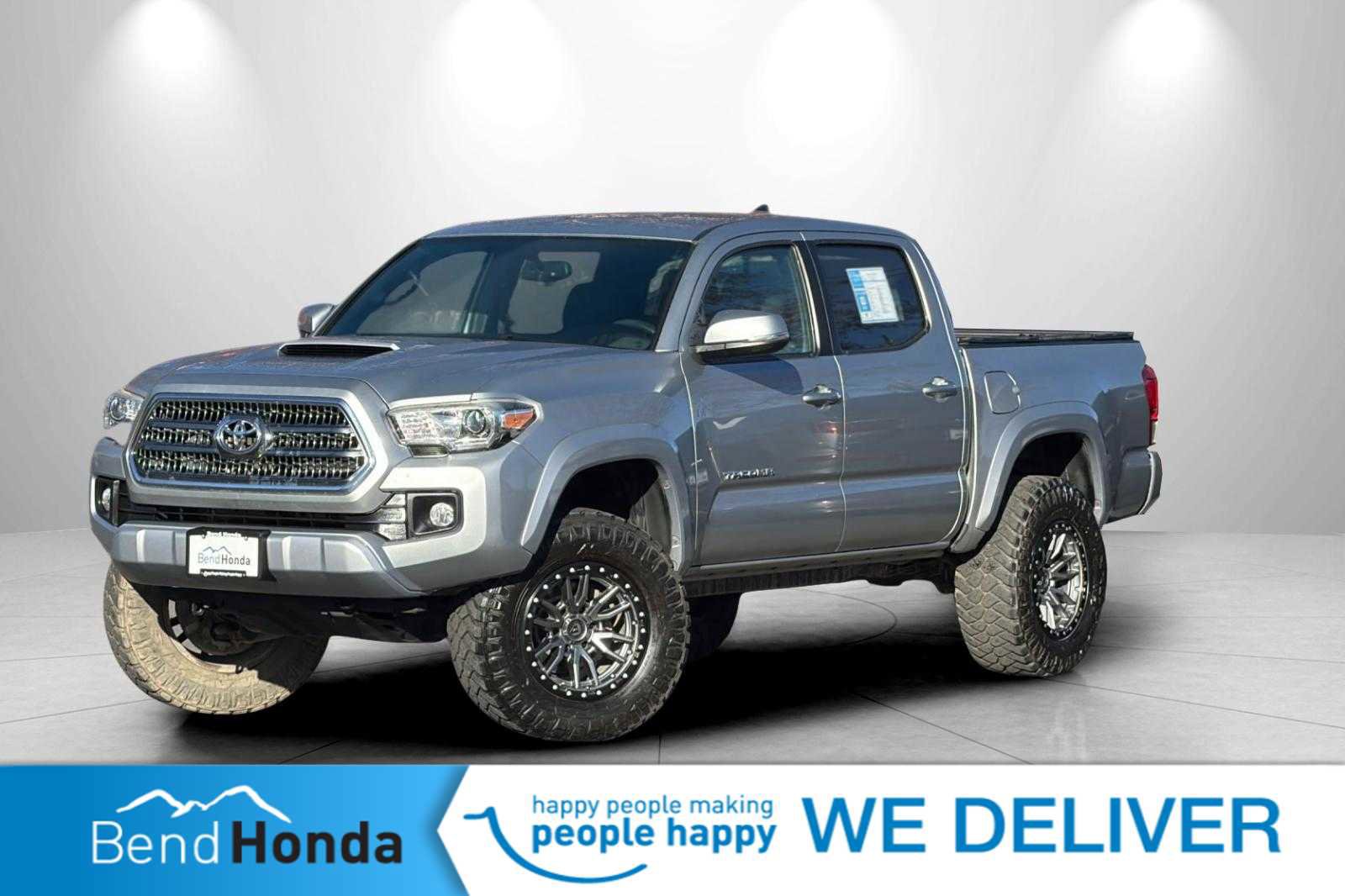 Used 2017 Toyota Tacoma TRD Sport w/ Tow Package (A/T) video 1
