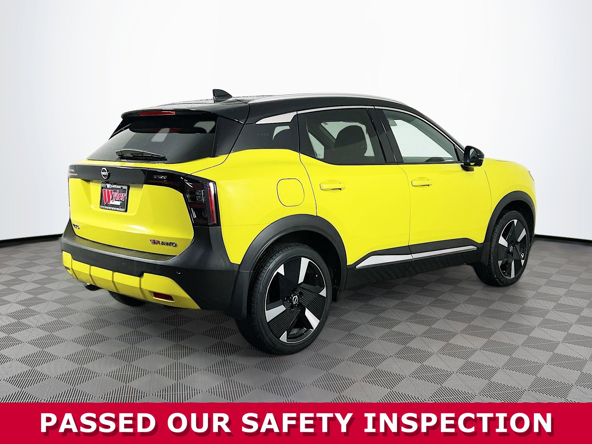 Used 2025 Nissan Kicks SR w/ SR Premium Package image 29