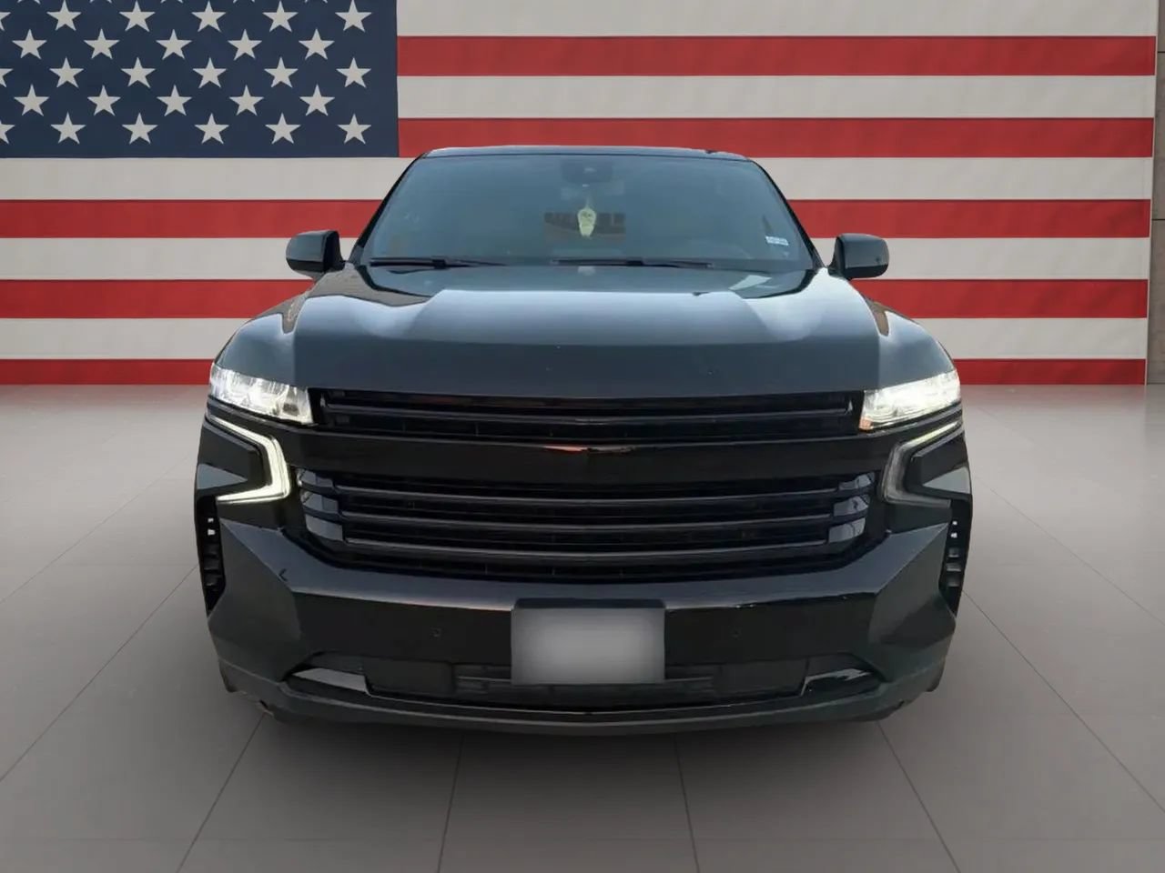 Used 2024 Chevrolet Suburban RST RWD image 3