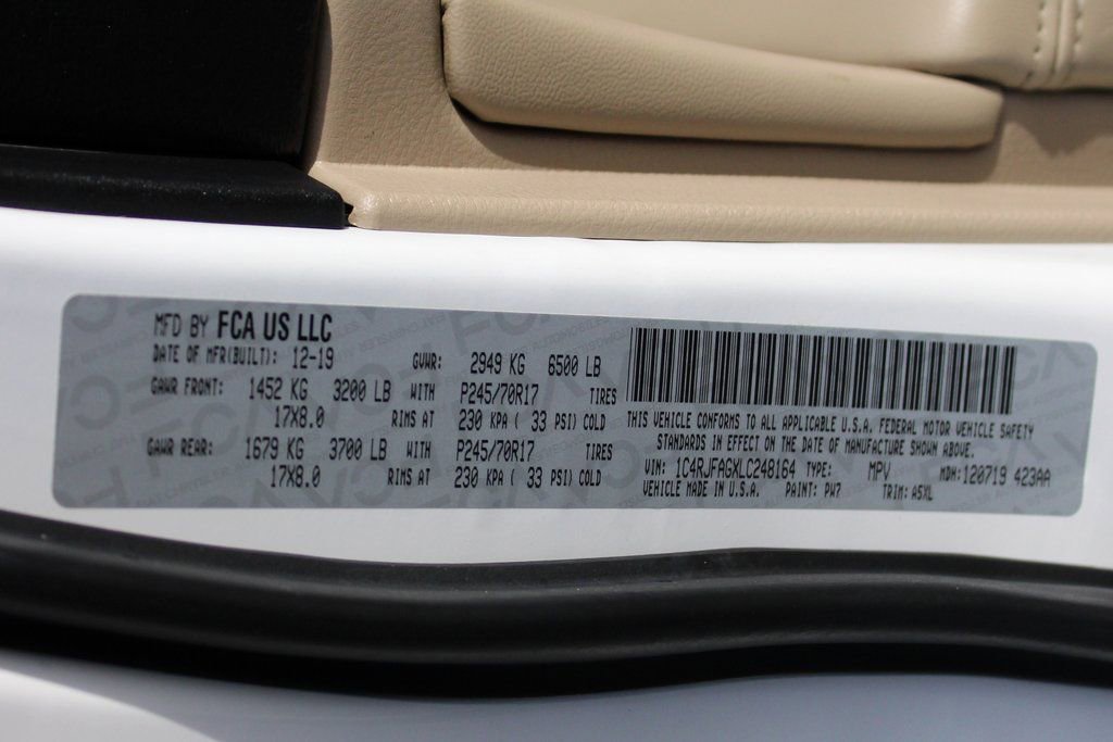 Used 2020 Jeep Grand Cherokee Laredo image 48