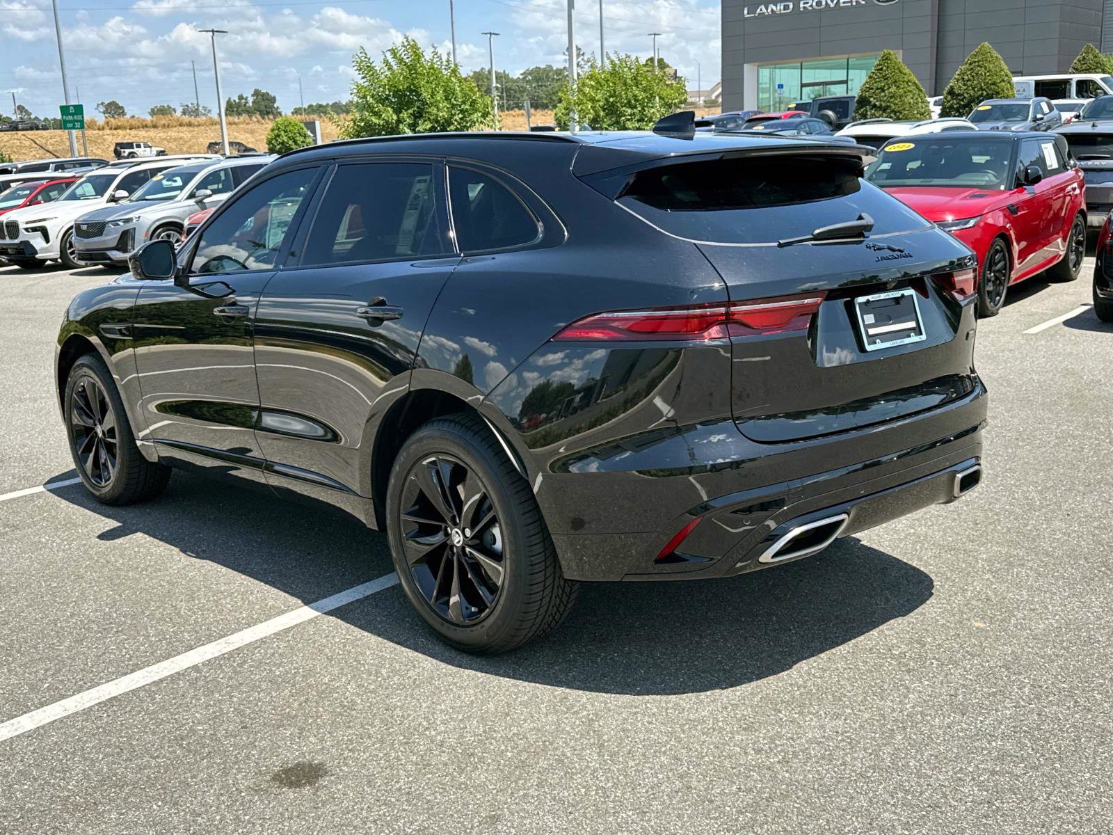 New 2026 Jaguar F-PACE R-Dynamic S image 4