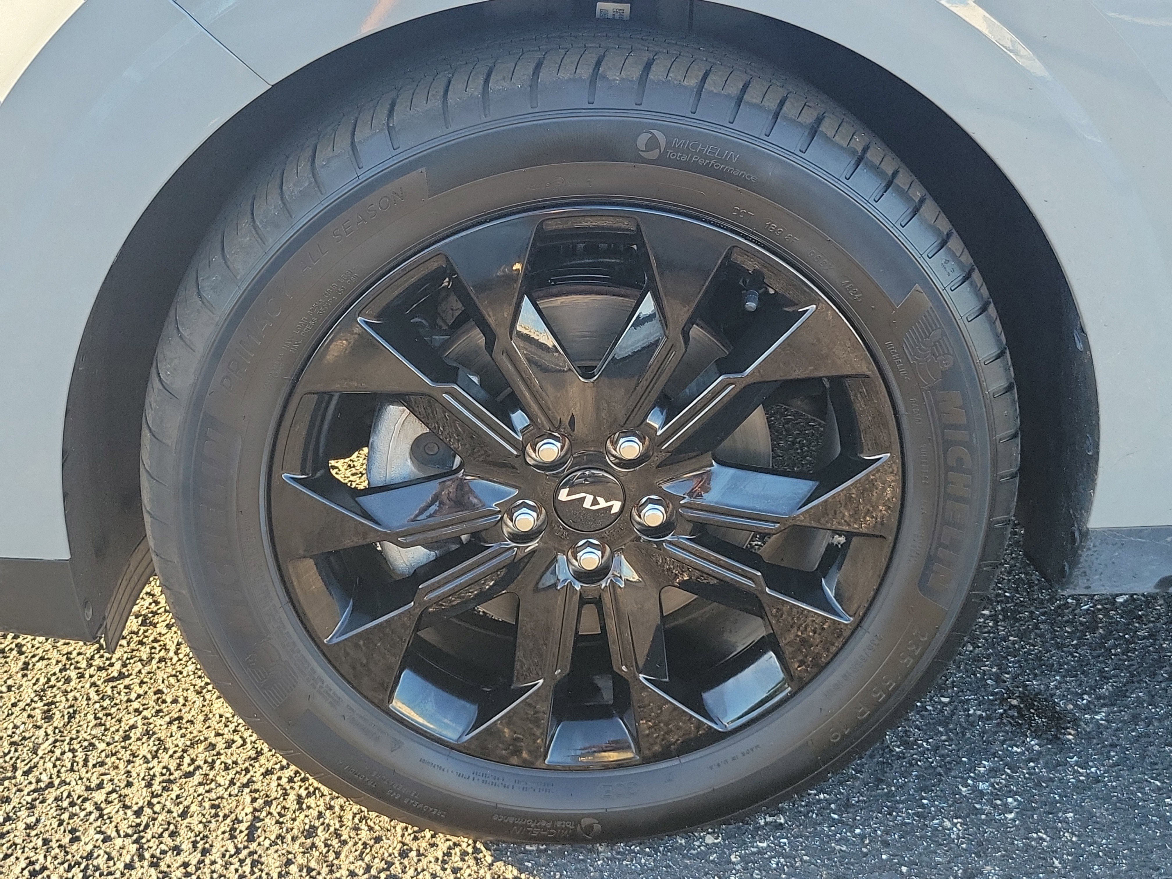 Used 2023 Kia Carnival SX Prestige image 8