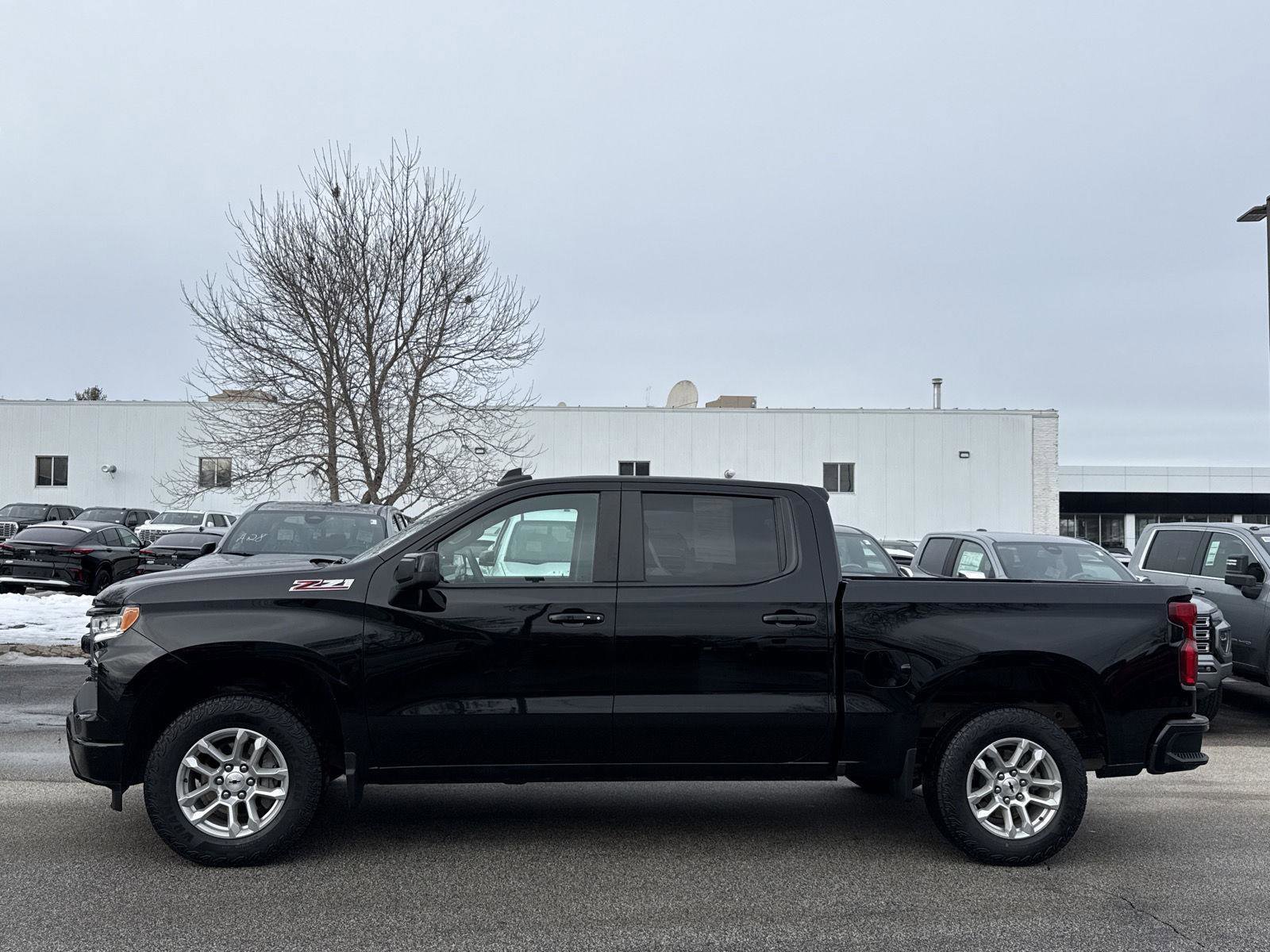 Used 2023 Chevrolet Silverado 1500 RST w/ Z71 Off-Road Package image 4