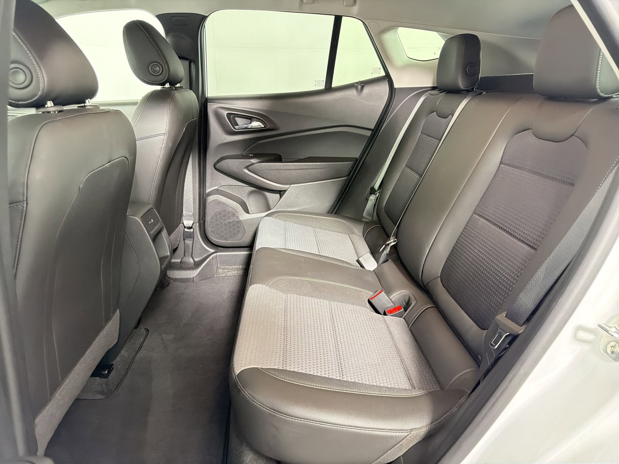 Used 2024 Chevrolet Trax LT FWD image 15