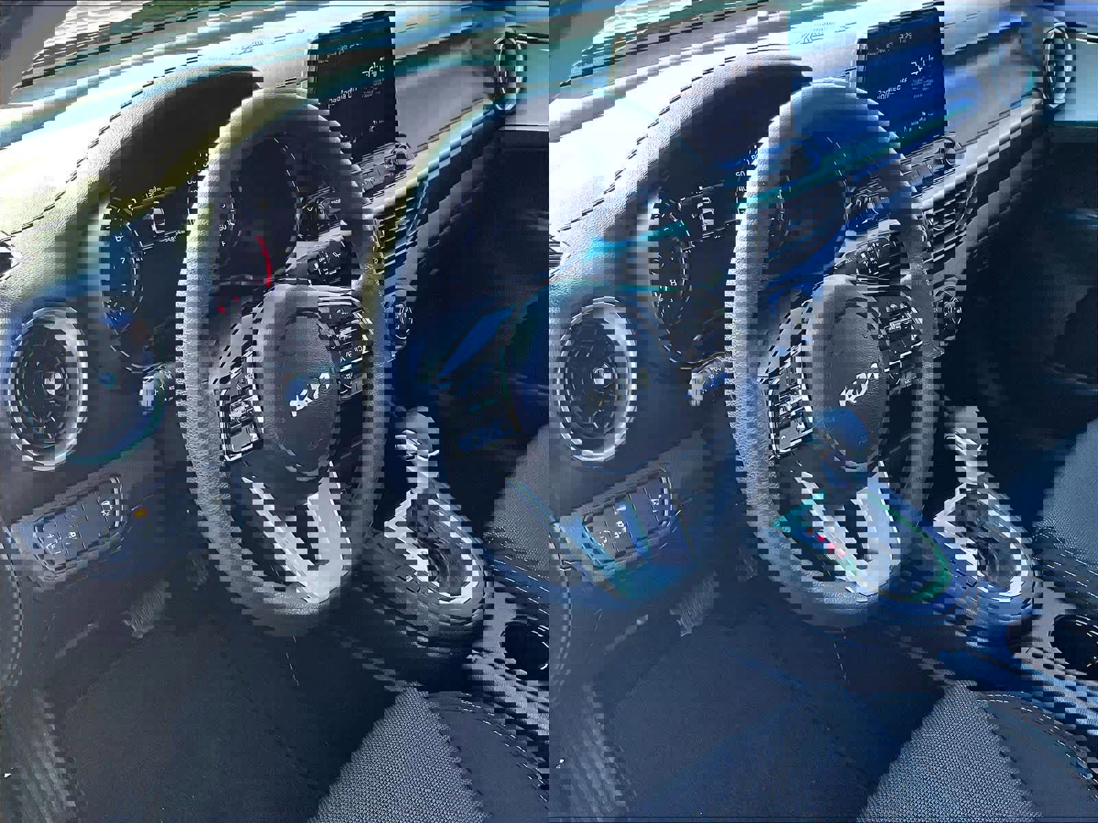 Used 2023 Kia Forte LXS w/ LXS Technology Package image 8