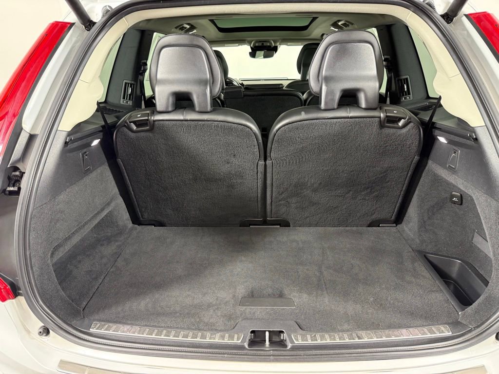 Used 2020 Volvo XC90 T5 Momentum image 10