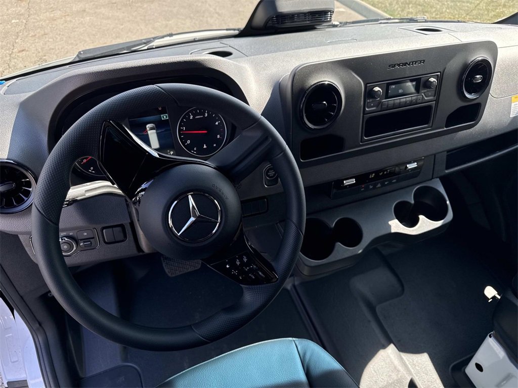 New 2025 Mercedes-Benz Sprinter 2500 image 18