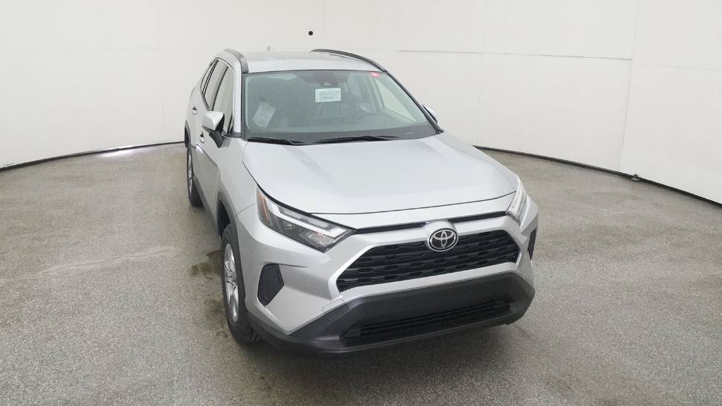 New 2025 Toyota RAV4 XLE AWD/4WD image 17