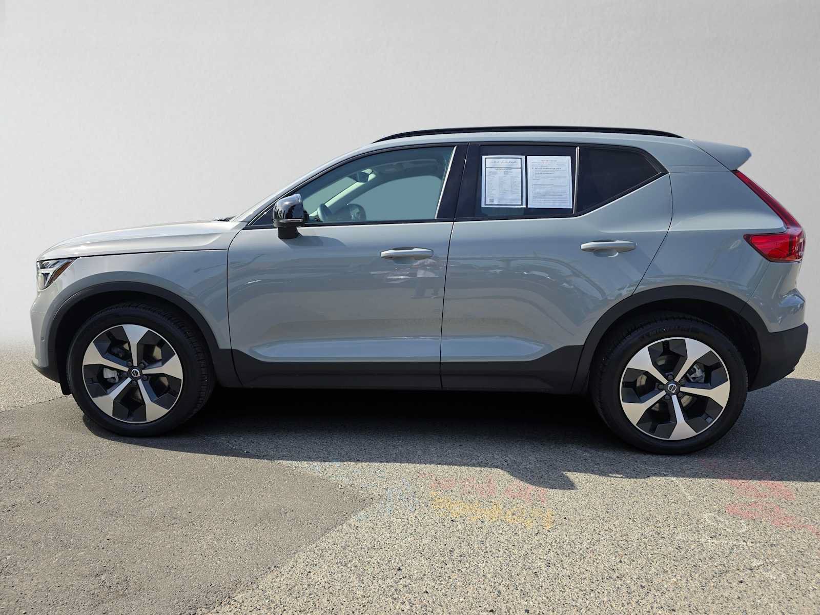 Used 2026 Volvo XC40 B5 Plus w/ Protection Package Premier AWD/4WD image 6