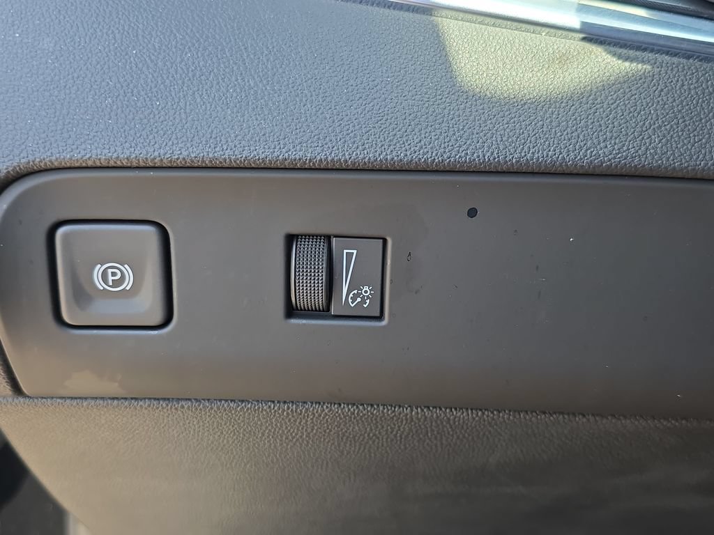 Certified 2023 Buick Enclave Essence w/ Experience Buick Package AWD/4WD image 28