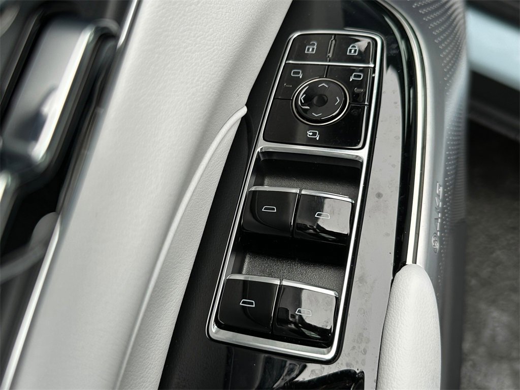 New 2025 Cadillac Lyriq Sport image 21