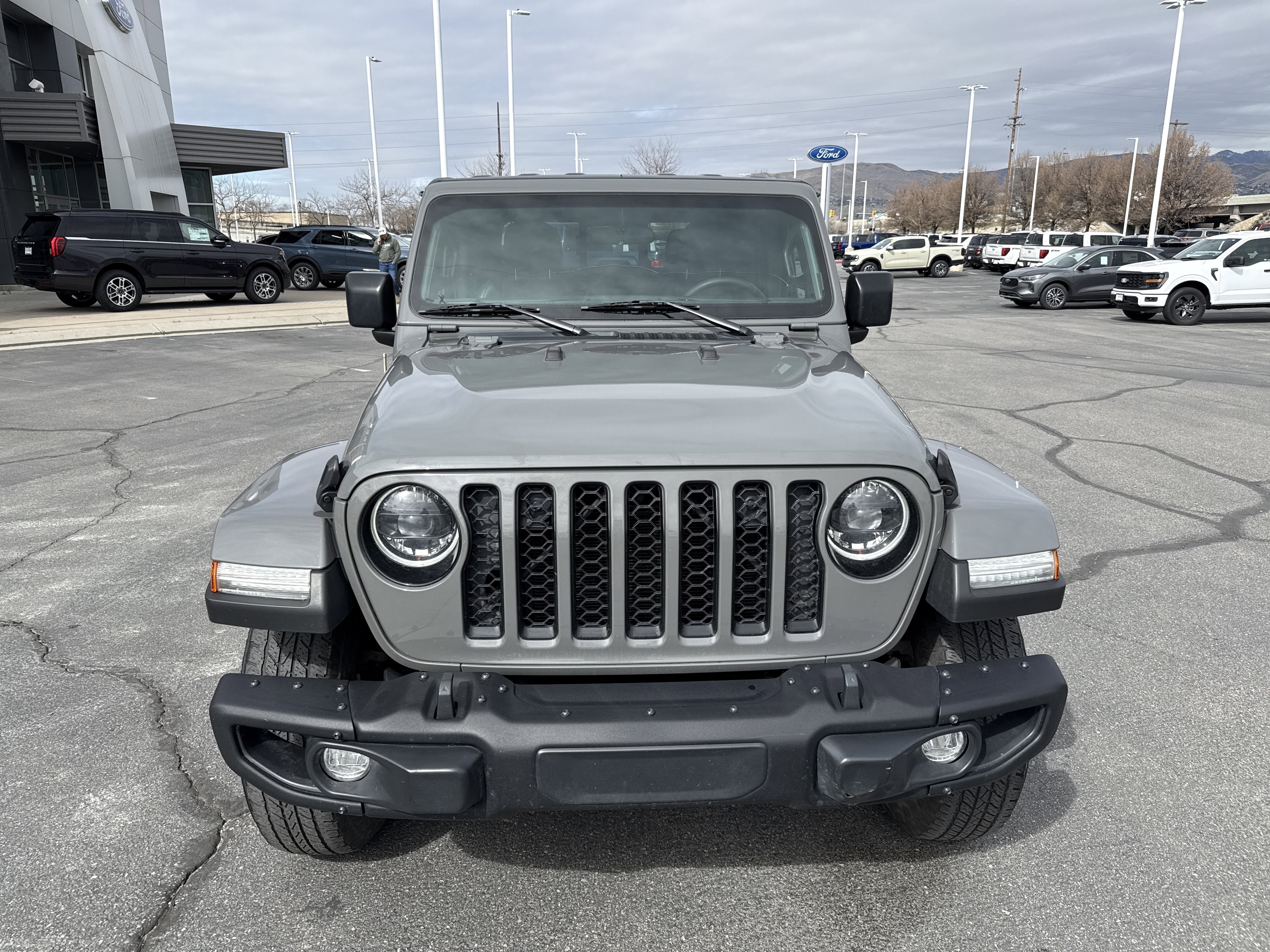 Used 2023 Jeep Gladiator Sport image 8