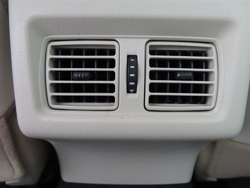 Used 2021 Toyota Camry XLE FWD image 31