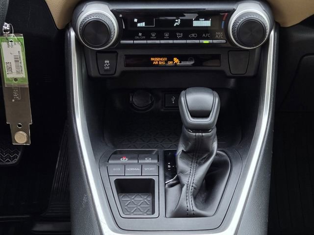 Used 2020 Toyota RAV4 LE image 14