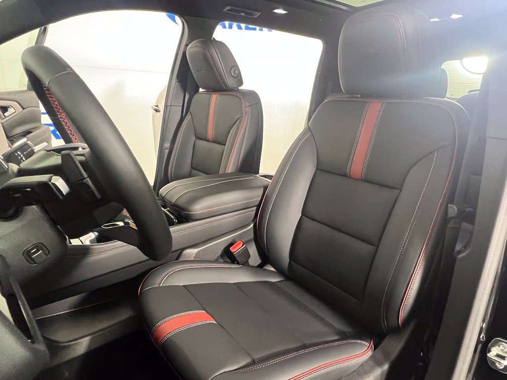 New 2027 Chevrolet Traverse RS w/ LPO, Floor Liner Package AWD/4WD image 23