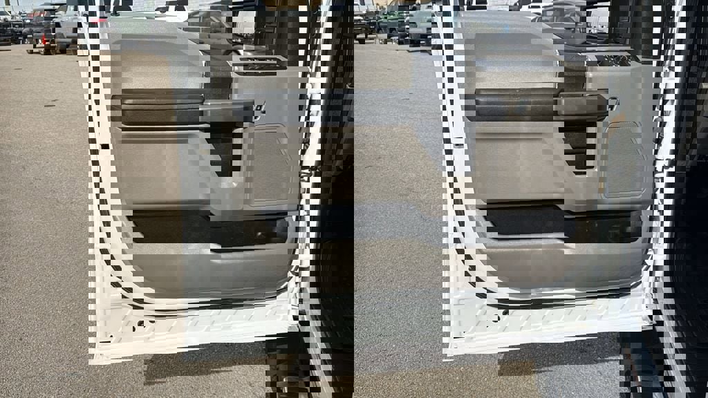 Used 2022 Ford F450 XLT w/ XLT Value Package image 8