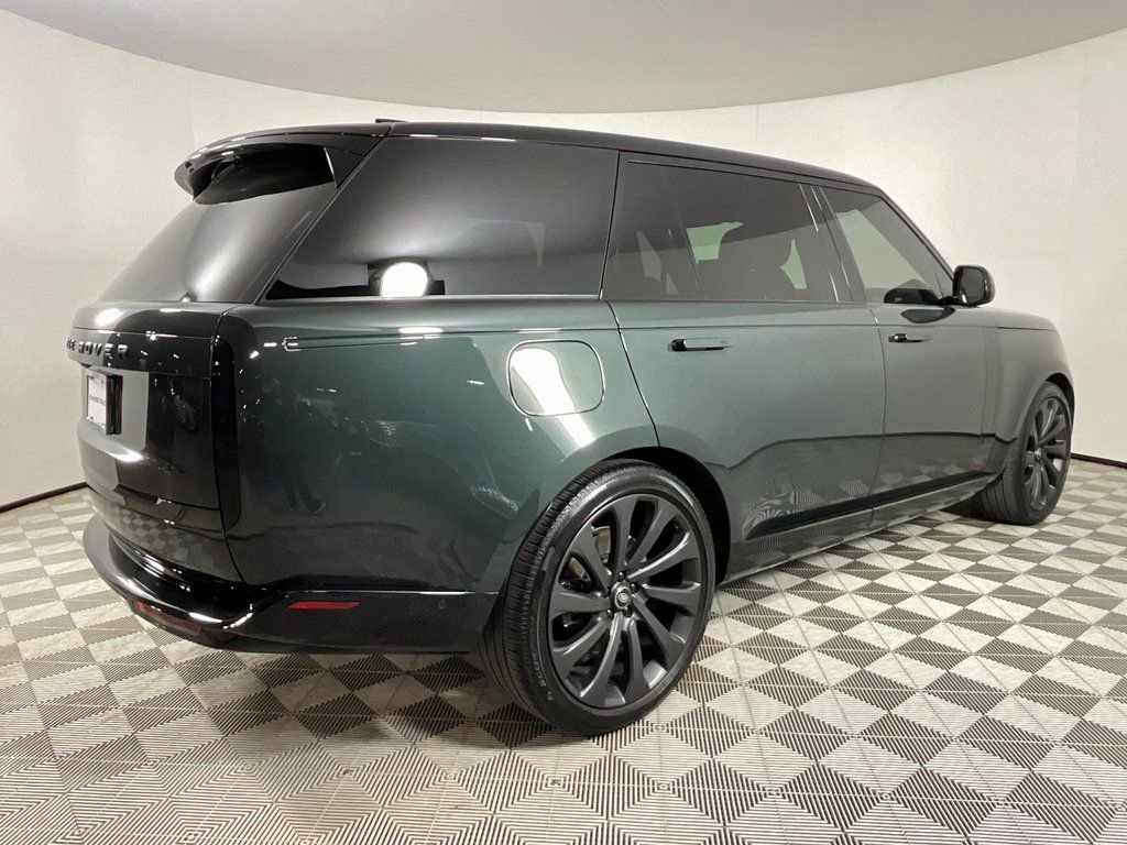 Used 2025 Land Rover Range Rover Long Wheelbase Autobiography image 4