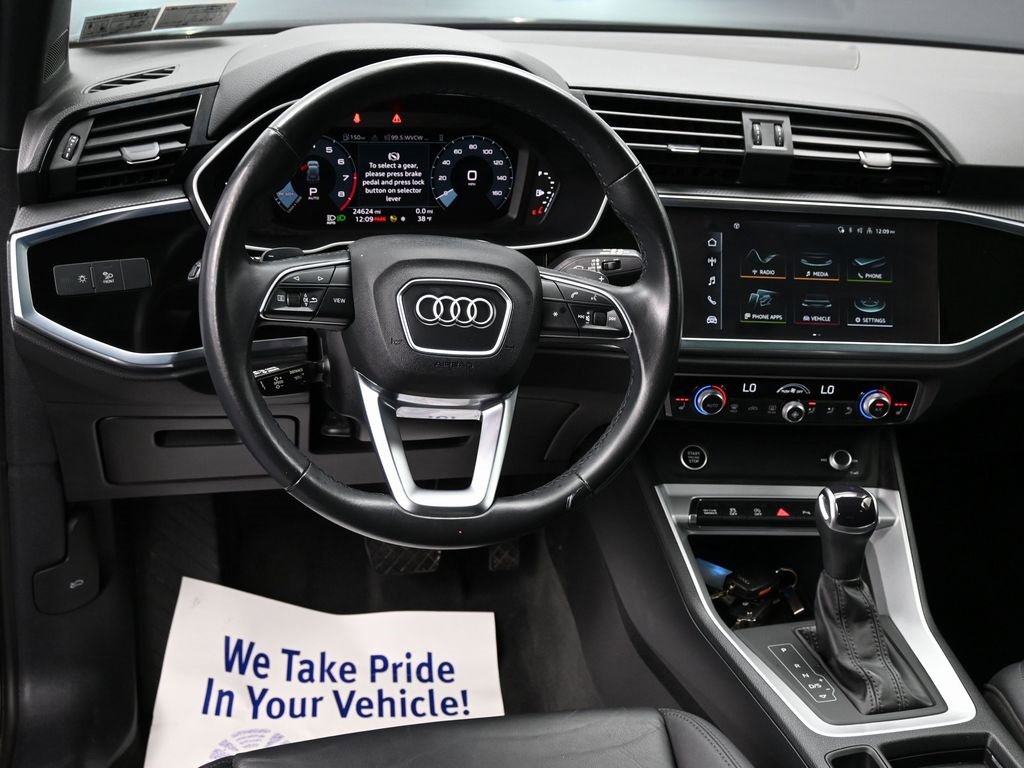 Used 2022 Audi Q3 2.0T Premium Plus w/ Premium Plus Package image 30