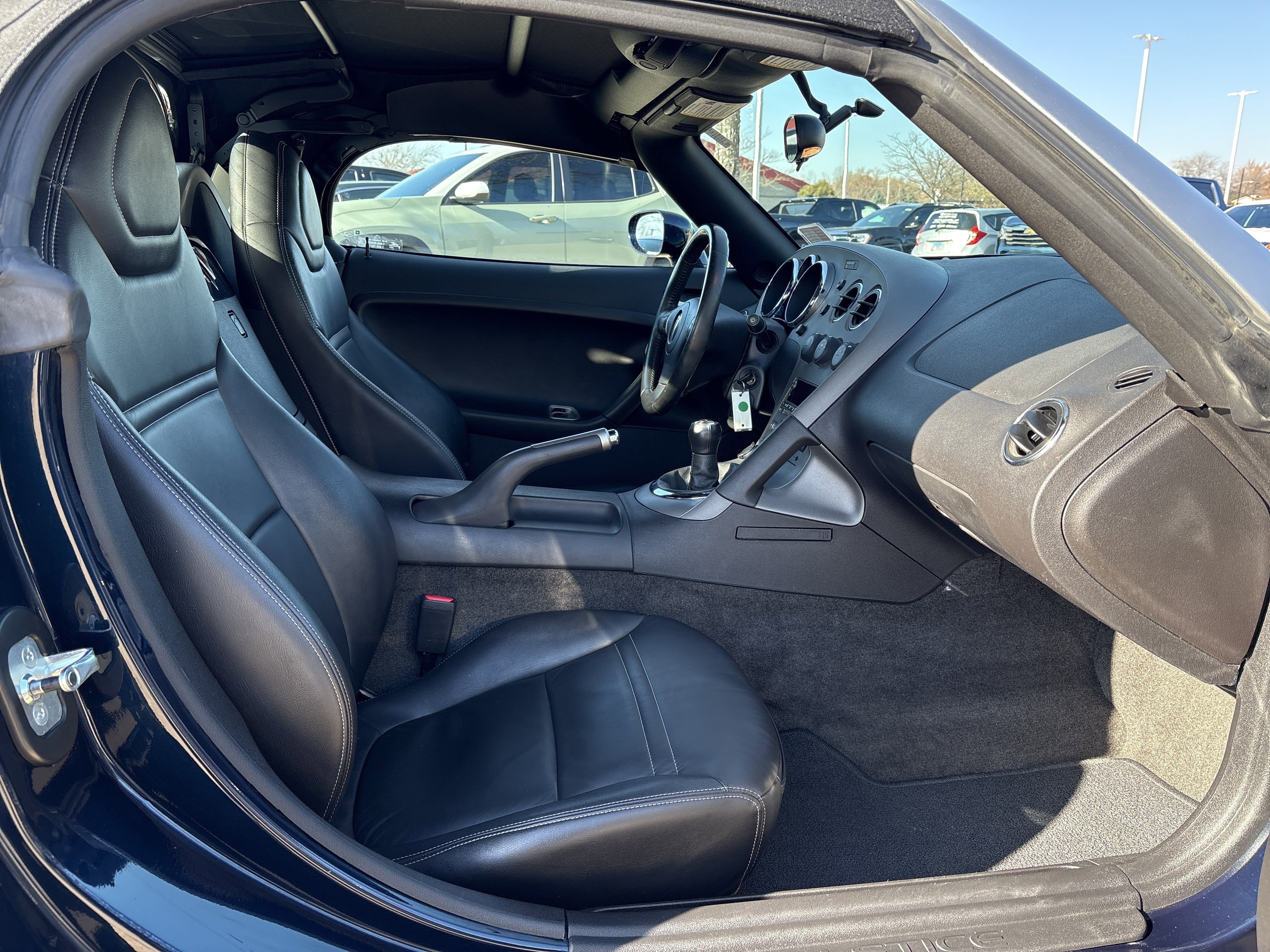 Used 2006 Pontiac Solstice Base w/ Premium Package image 19