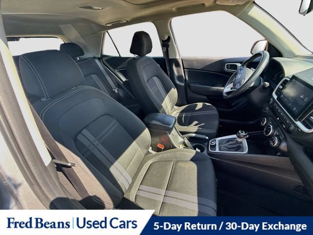 Used 2024 Hyundai Venue SEL FWD image 32
