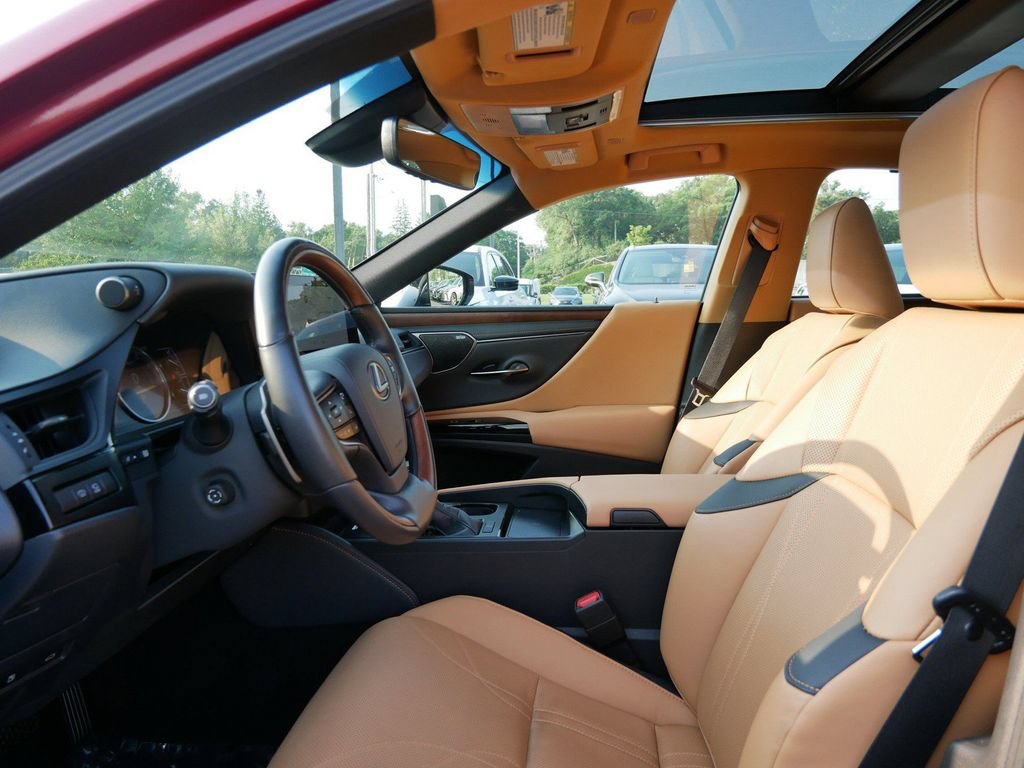 Certified 2025 Lexus ES 350 Ultra Luxury w/ Accessory Package (Z2) FWD image 9