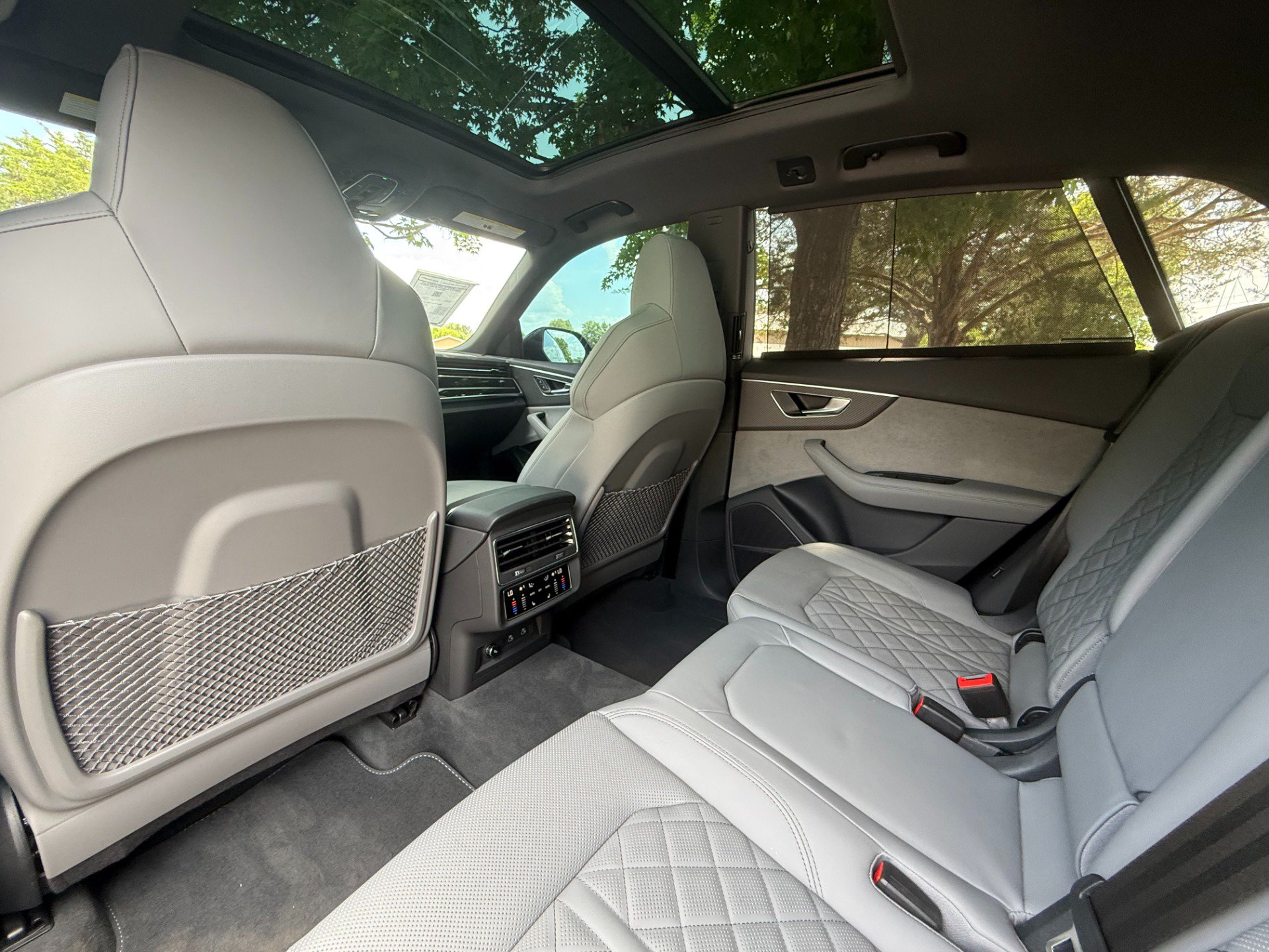 Used 2024 Audi SQ8 Prestige AWD/4WD image 26