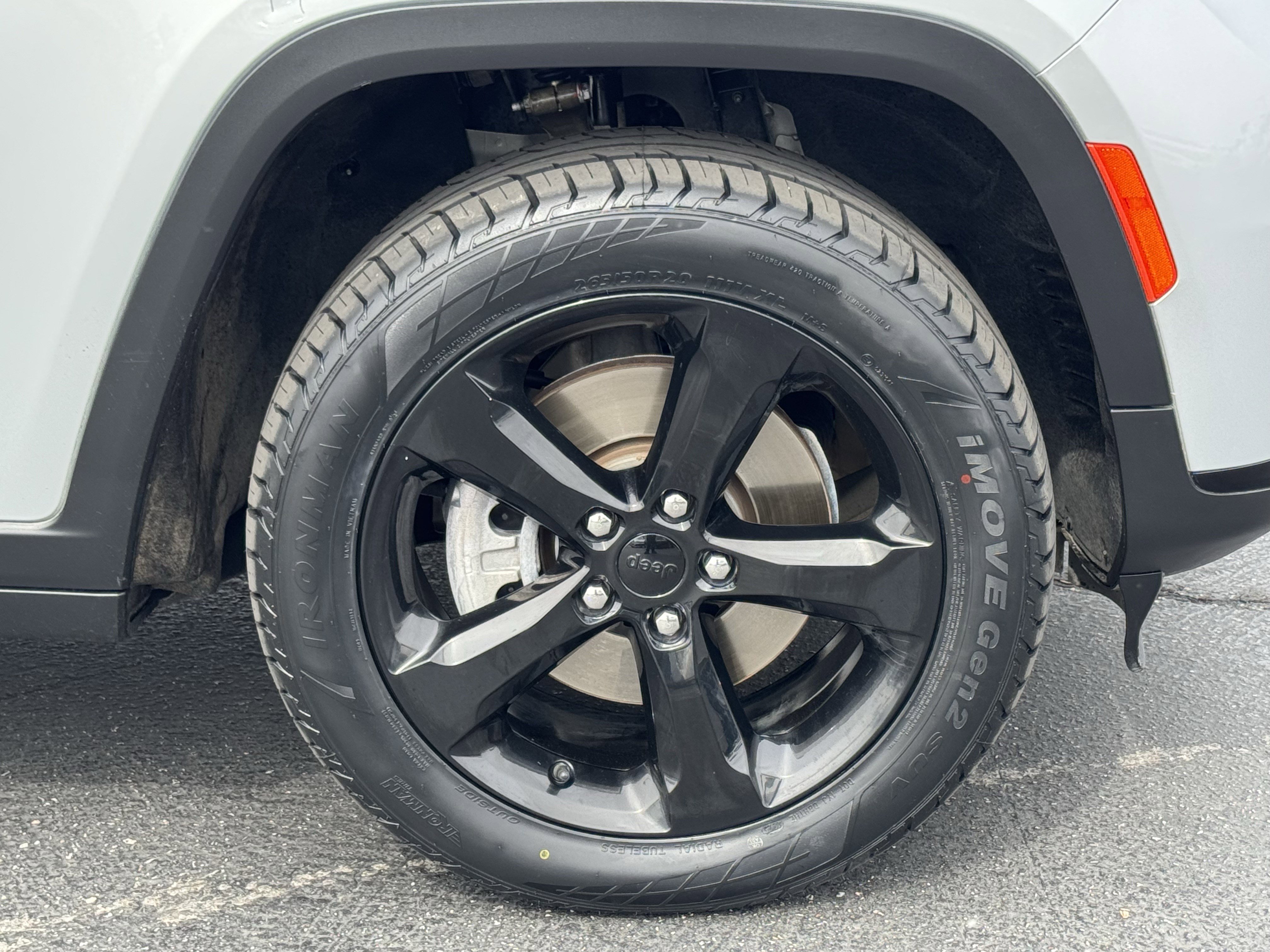 Used 2021 Jeep Grand Cherokee L Laredo image 12