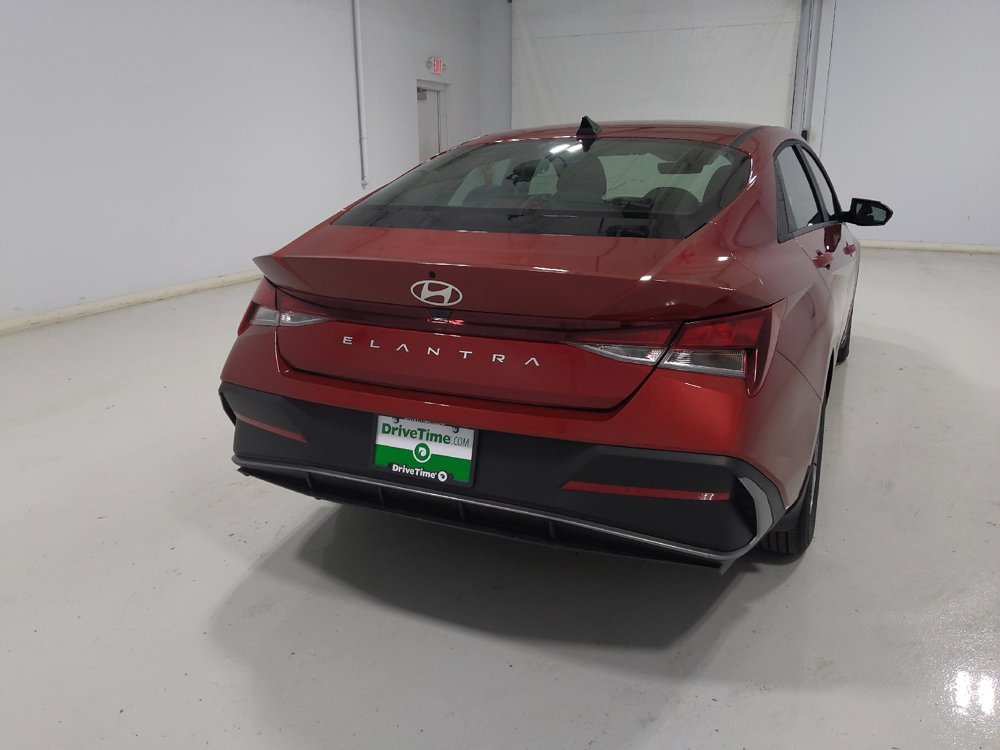 Used 2025 Hyundai Elantra SE FWD image 7