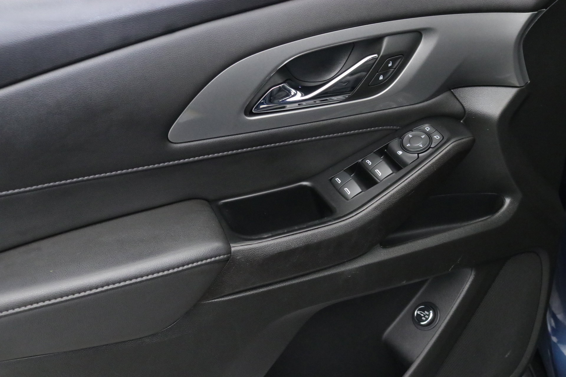 Used 2023 Chevrolet Traverse LT w/ LPO, Floor Liner Package image 21