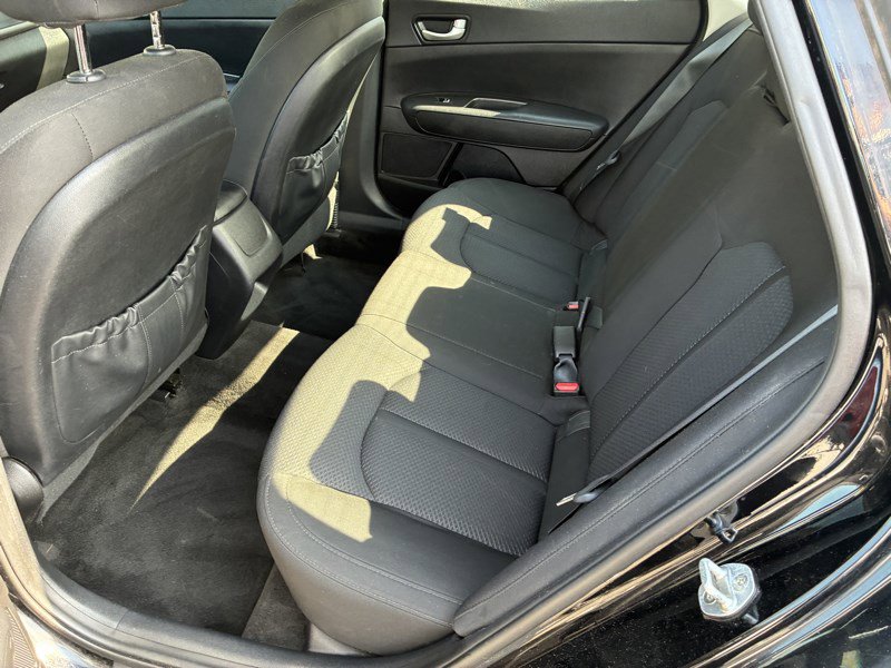 Used 2018 Kia Optima LX FWD image 16