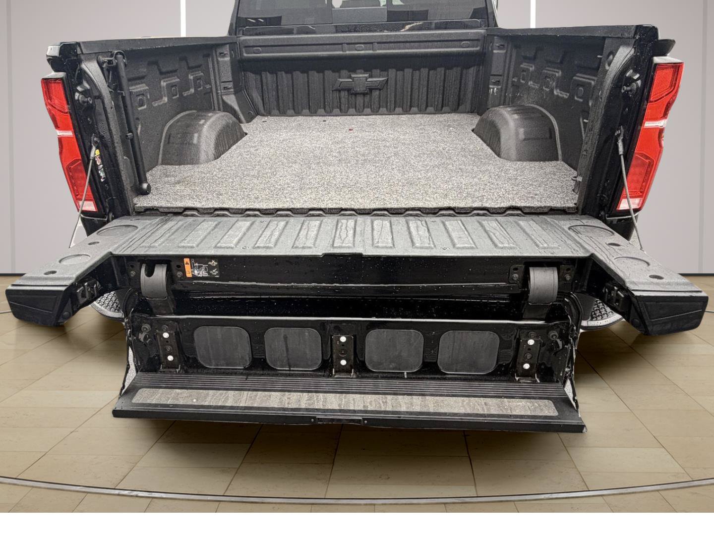 Used 2024 Chevrolet Silverado 2500 LTZ w/ LTZ Plus Package AWD/4WD image 18