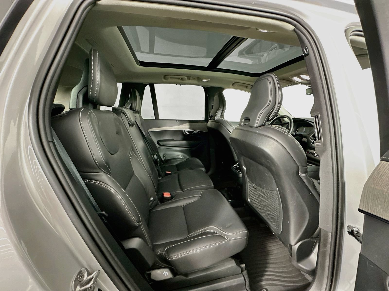 Used 2023 Volvo XC90 B6 Ultimate w/ Protection Package Premier AWD/4WD image 30