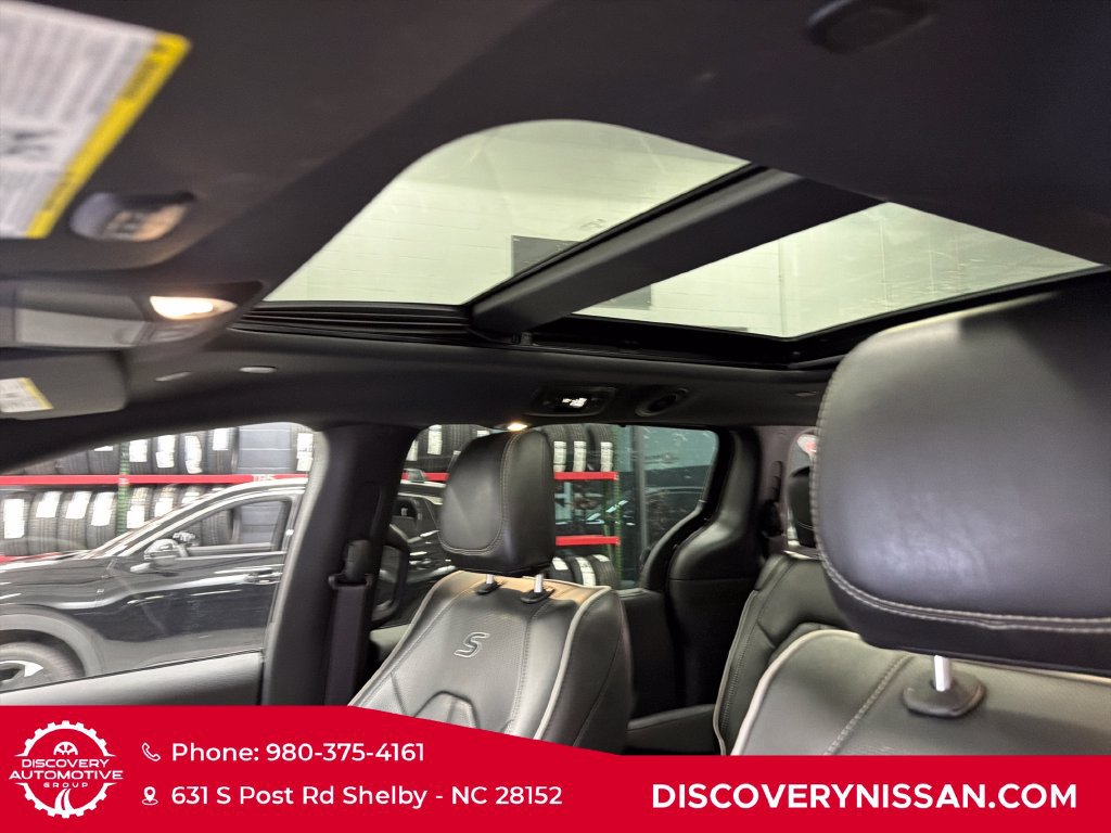 Used 2025 Chrysler Pacifica Limited FWD image 29