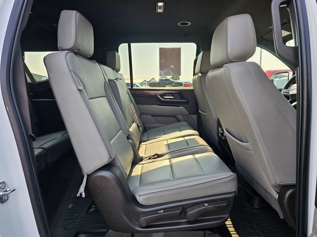 Used 2025 GMC Yukon XL Elevation AWD/4WD image 12
