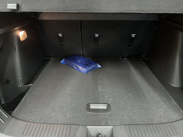 New 2026 Chevrolet Trax RS w/ Sunroof Package FWD image 26