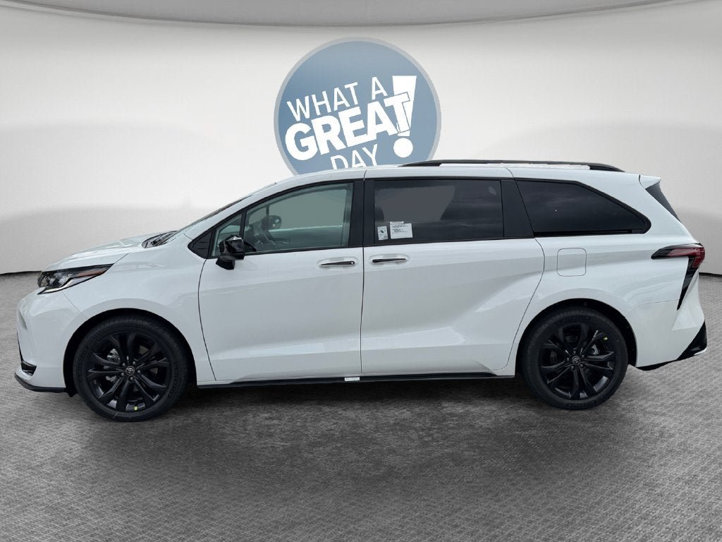 New 2026 Toyota Sienna XSE FWD image 7